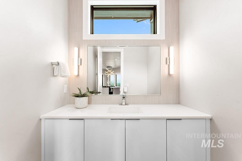 1519 S Galaxy Way Property Photo 19
