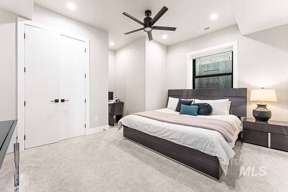 1519 S Galaxy Way Property Photo 25