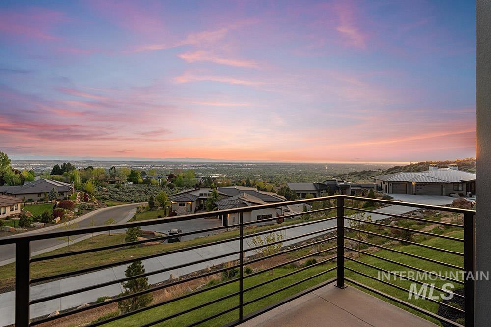 1519 S Galaxy Way Property Photo 28