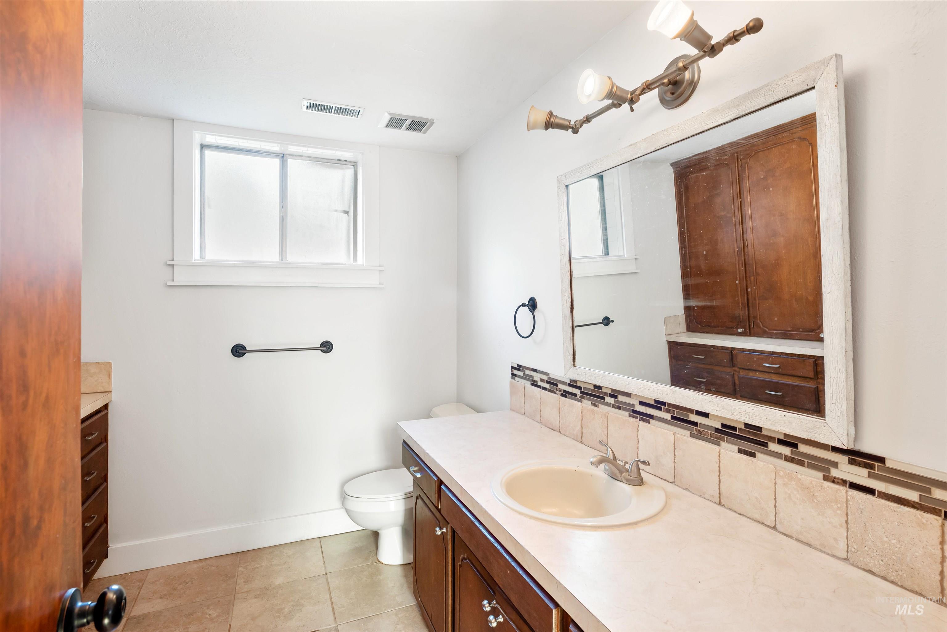 4922 N Burlington Dr Property Photo 24