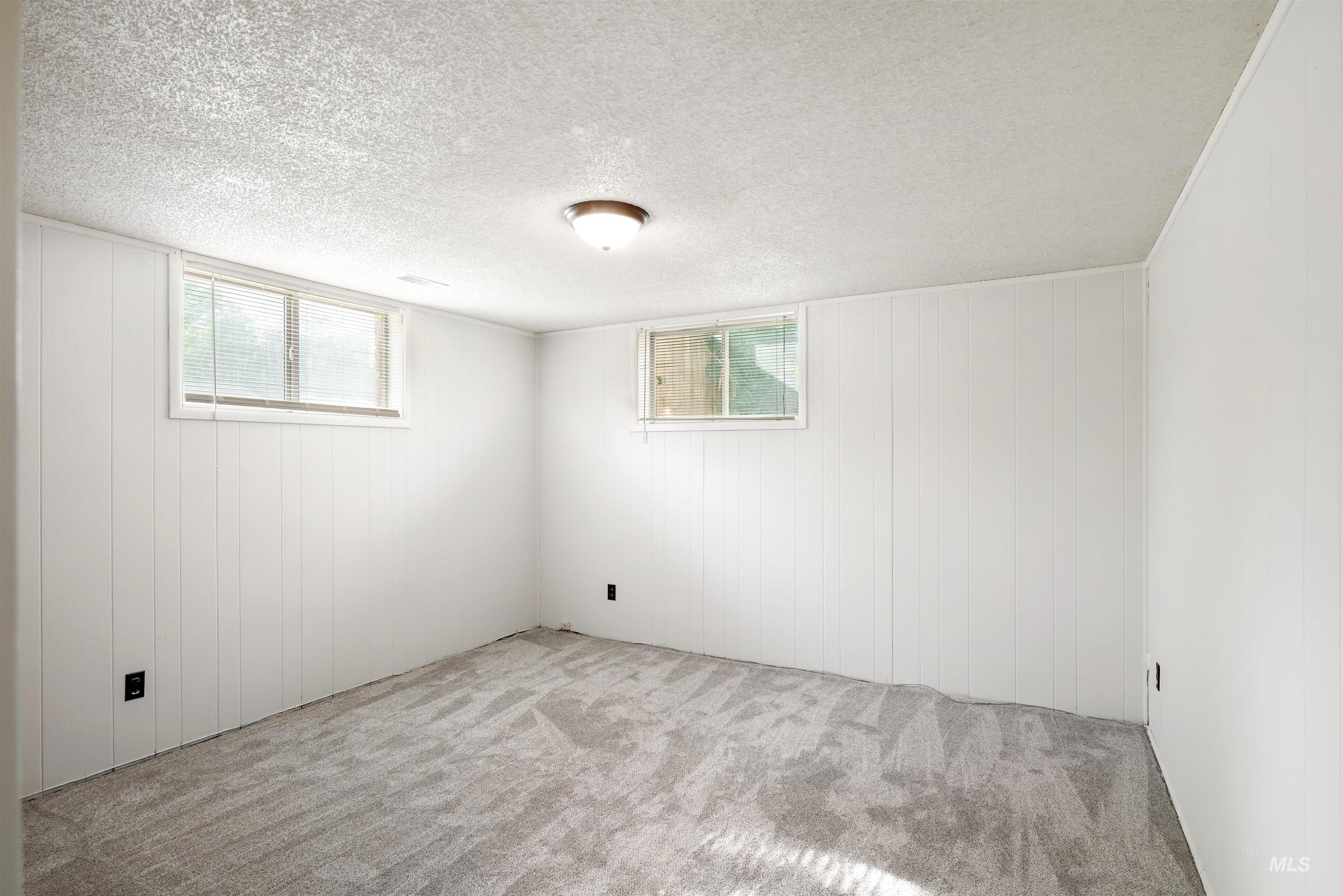 4922 N Burlington Dr Property Photo 26