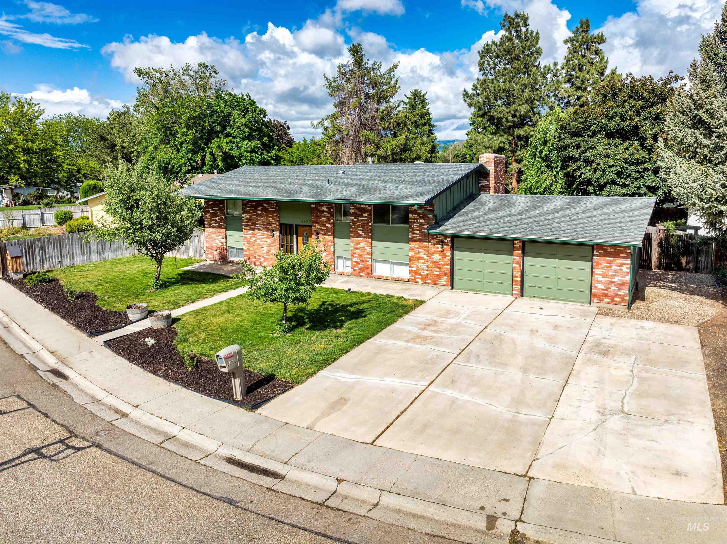 4922 N Burlington Dr Property Photo 41