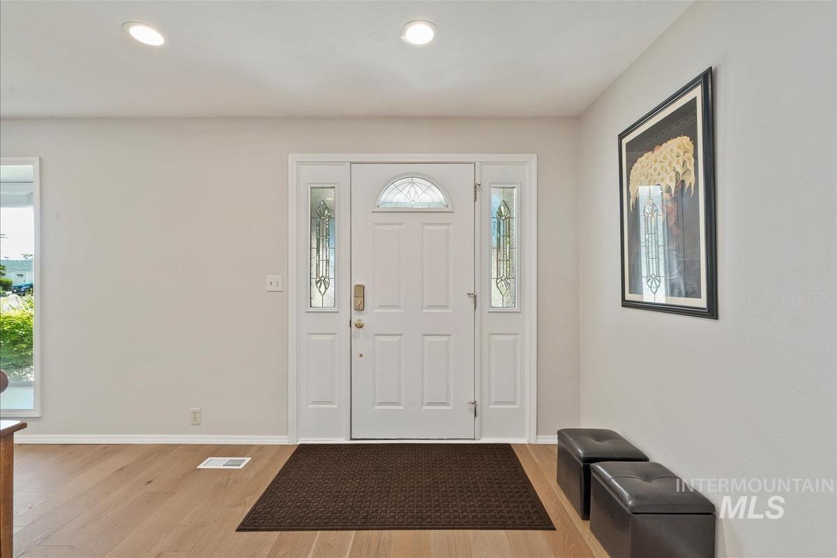 1418 S Empire Way Property Photo 4