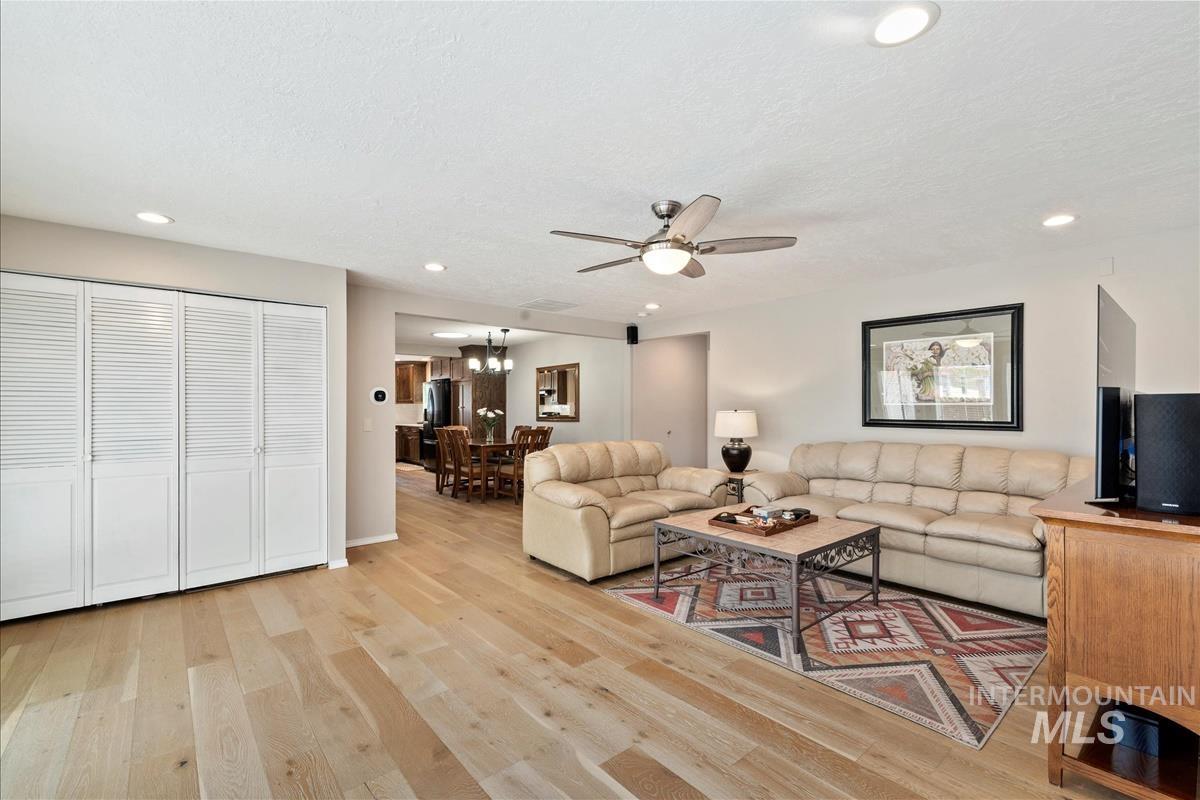 1418 S Empire Way Property Photo 14