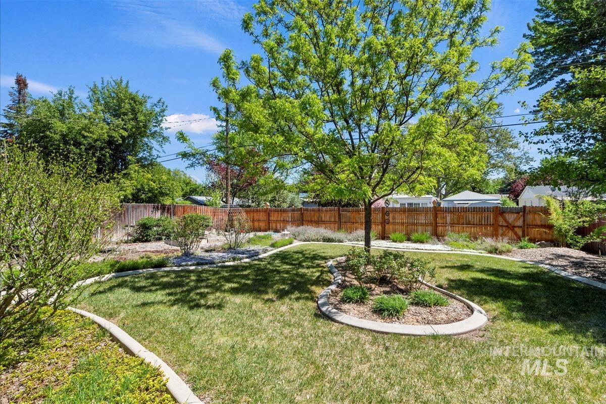 1418 S Empire Way Property Photo 34