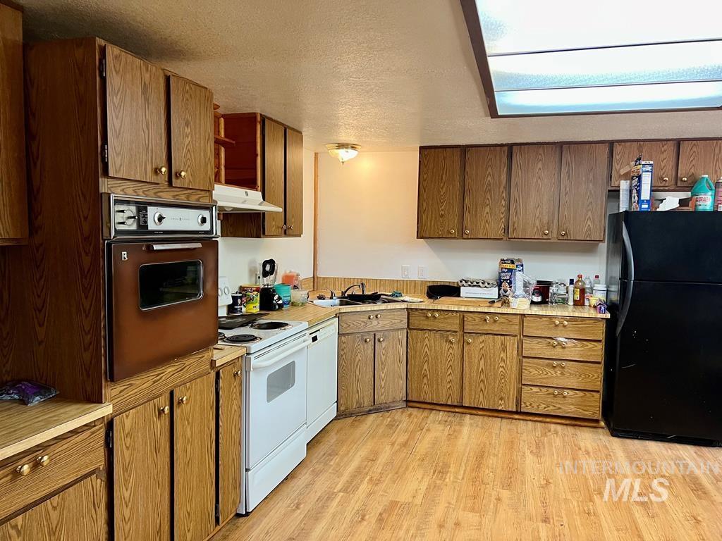 329 Forest St. Property Photo 8