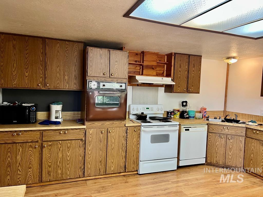 329 Forest St. Property Photo 9