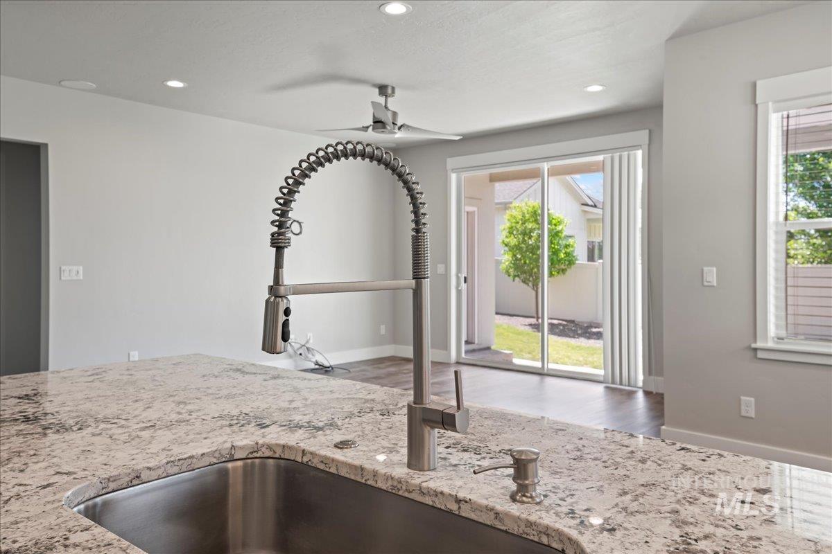 12025 W Endsley Ct Property Photo 15