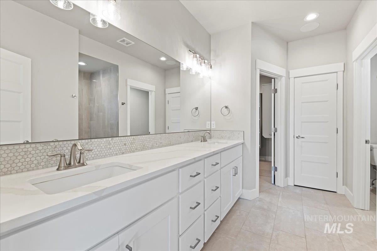12025 W Endsley Ct Property Photo 27