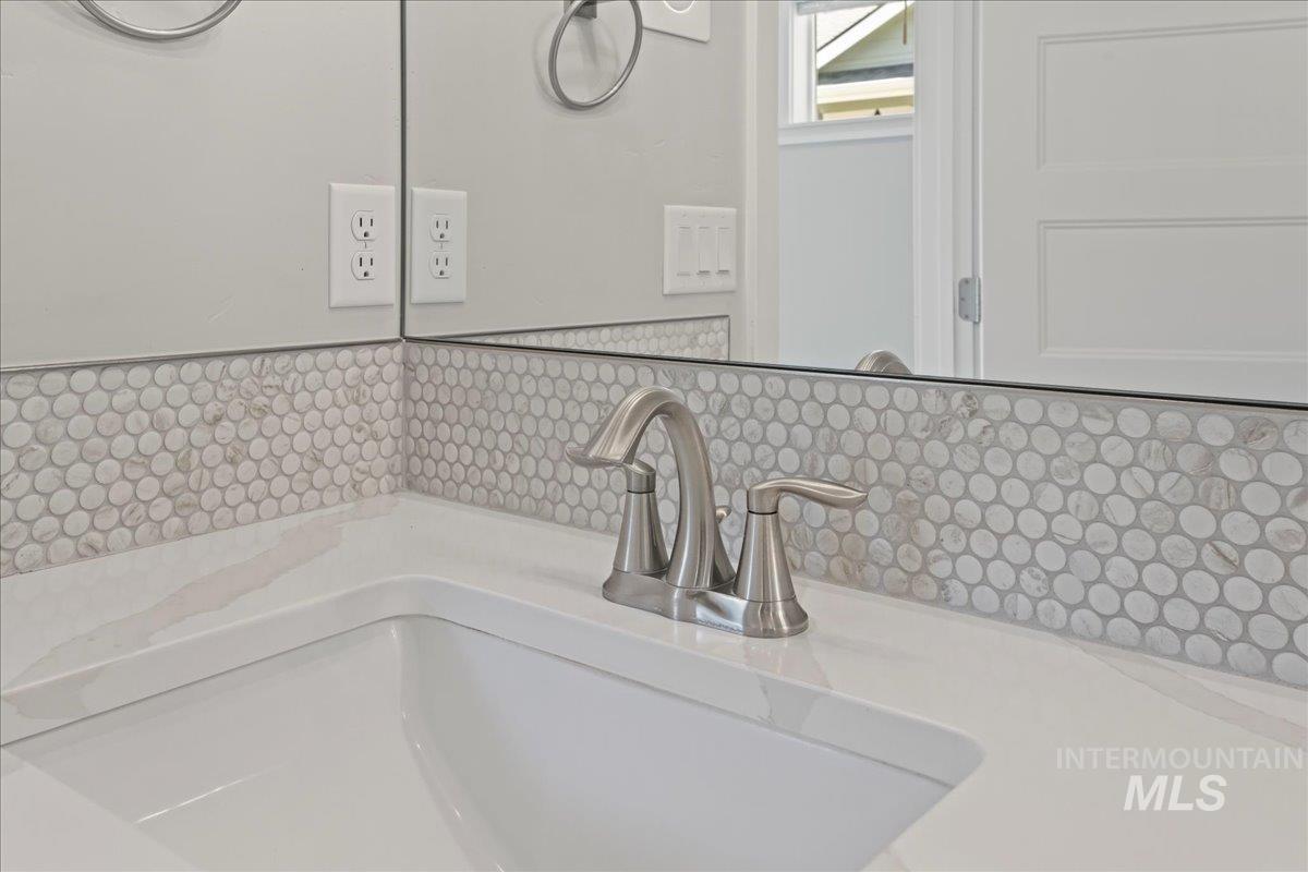12025 W Endsley Ct Property Photo 28