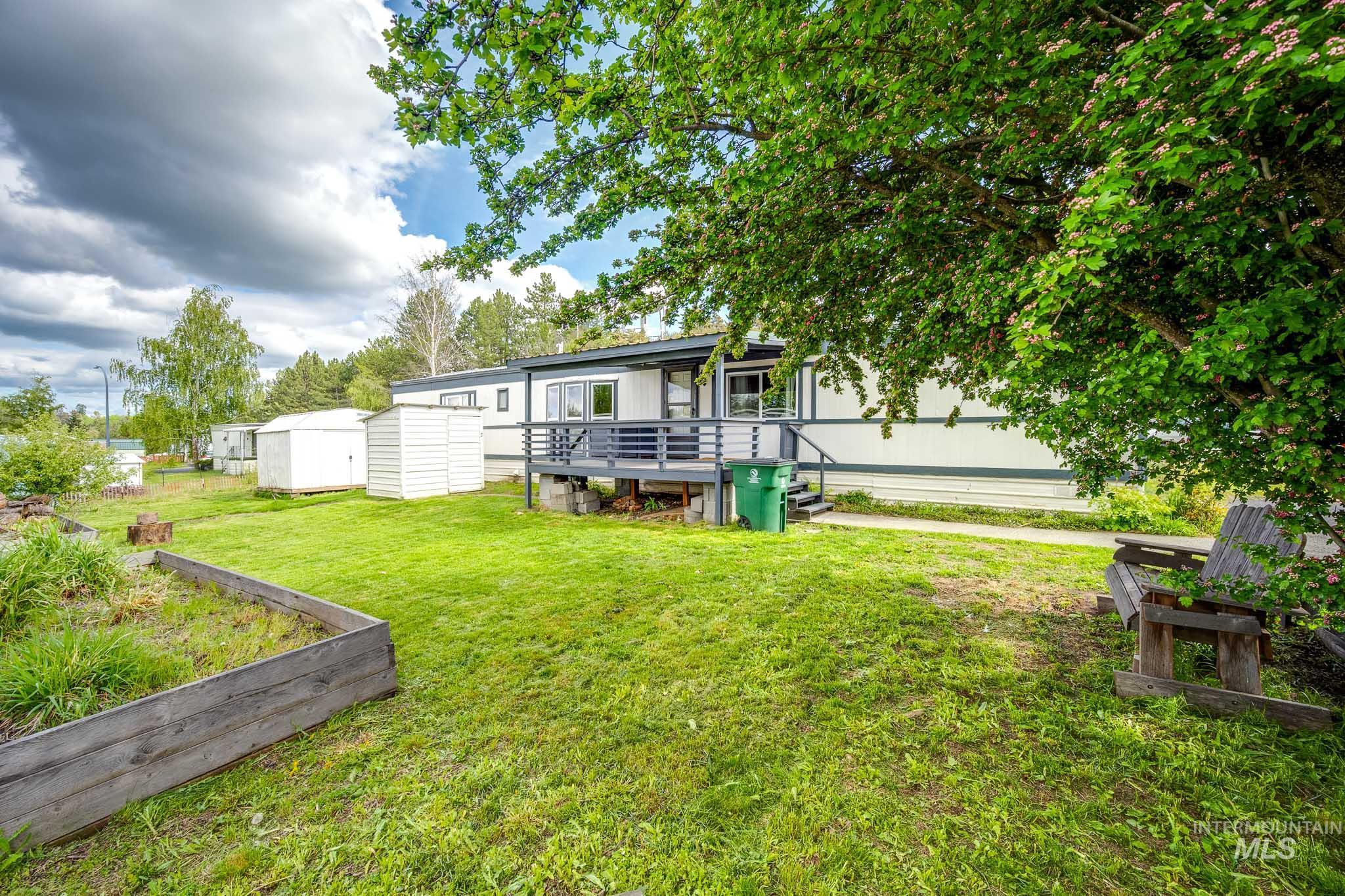 411 N Almon St Property Photo 1