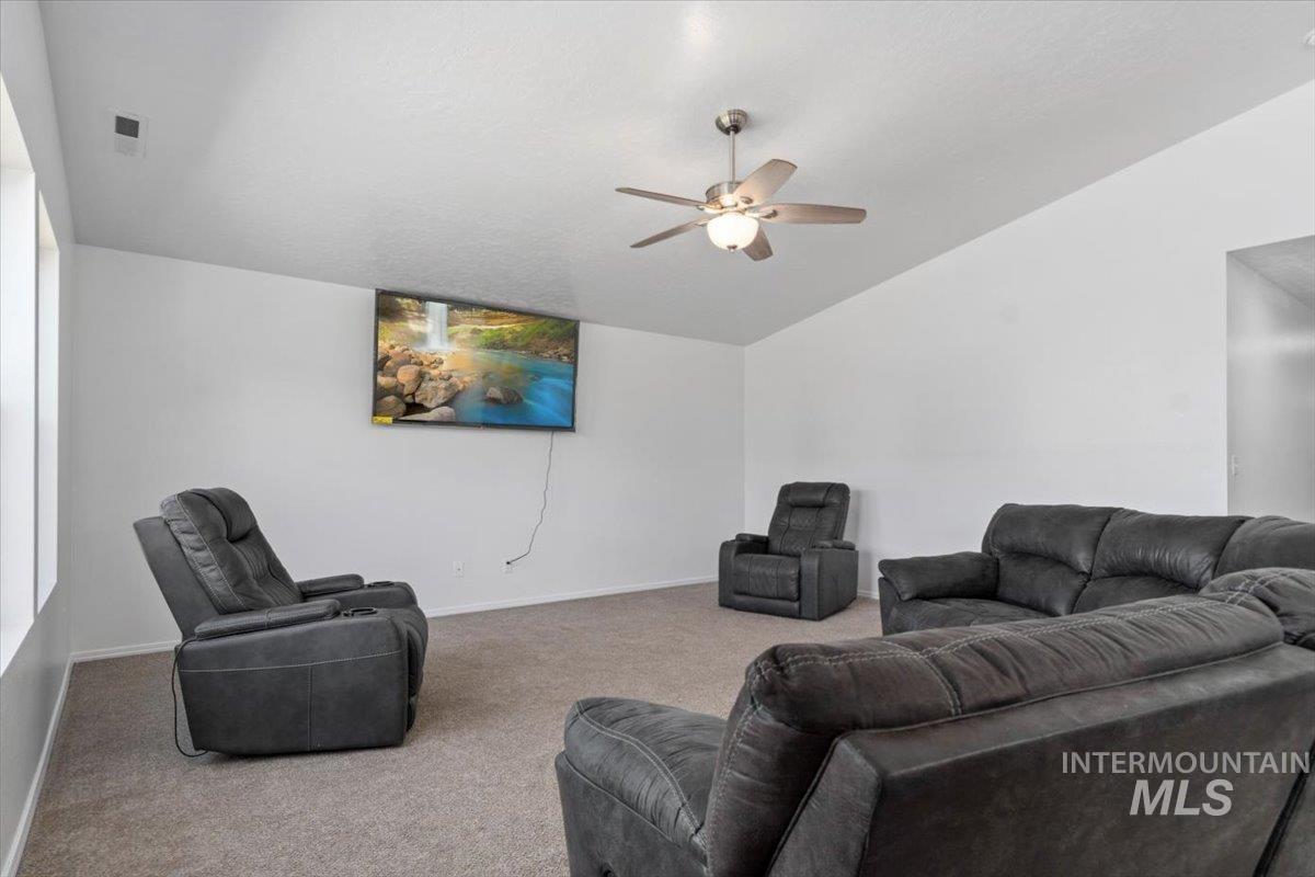 12806 Marna St Property Photo 7