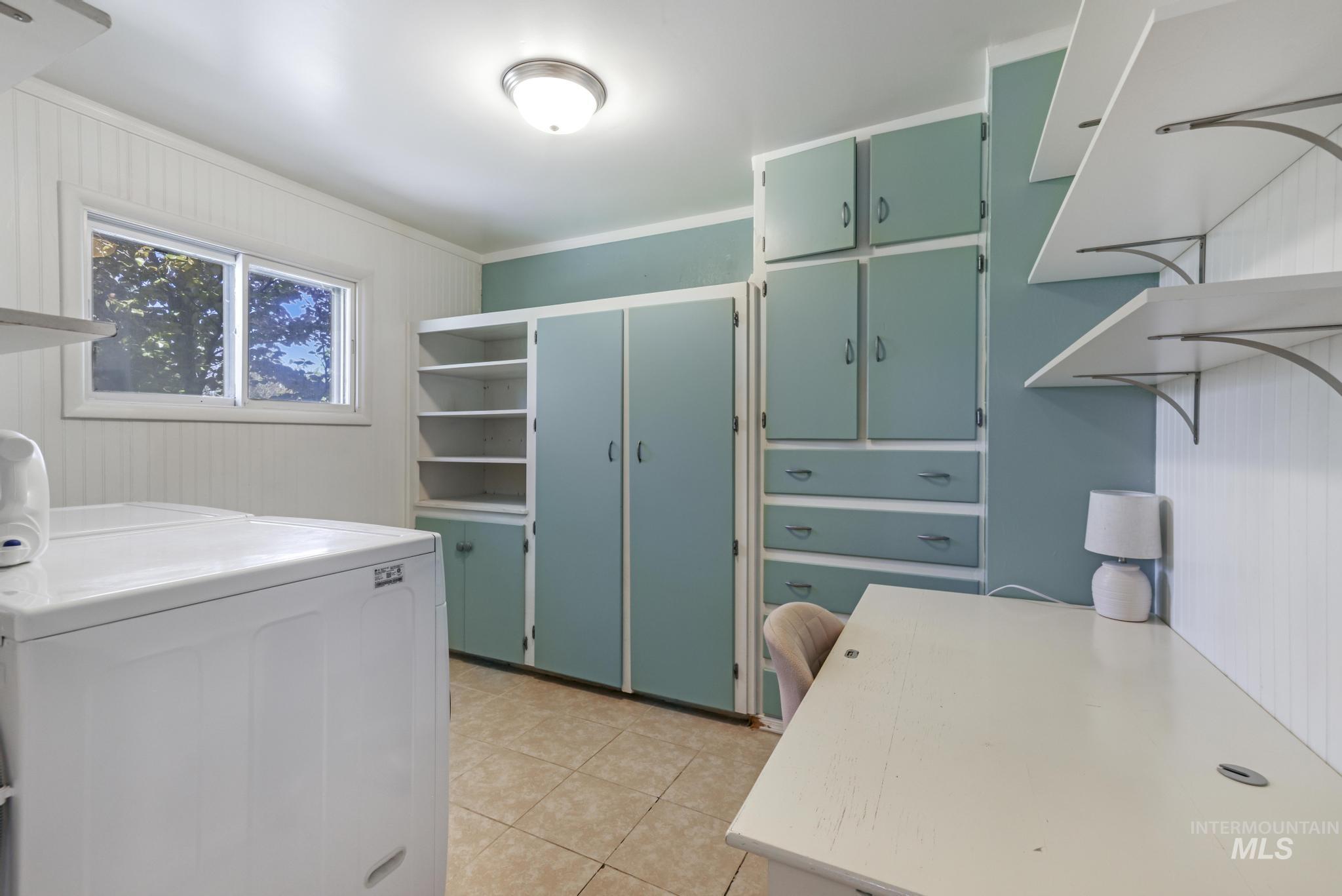 564 S Blue Lakes Blvd Property Photo 17