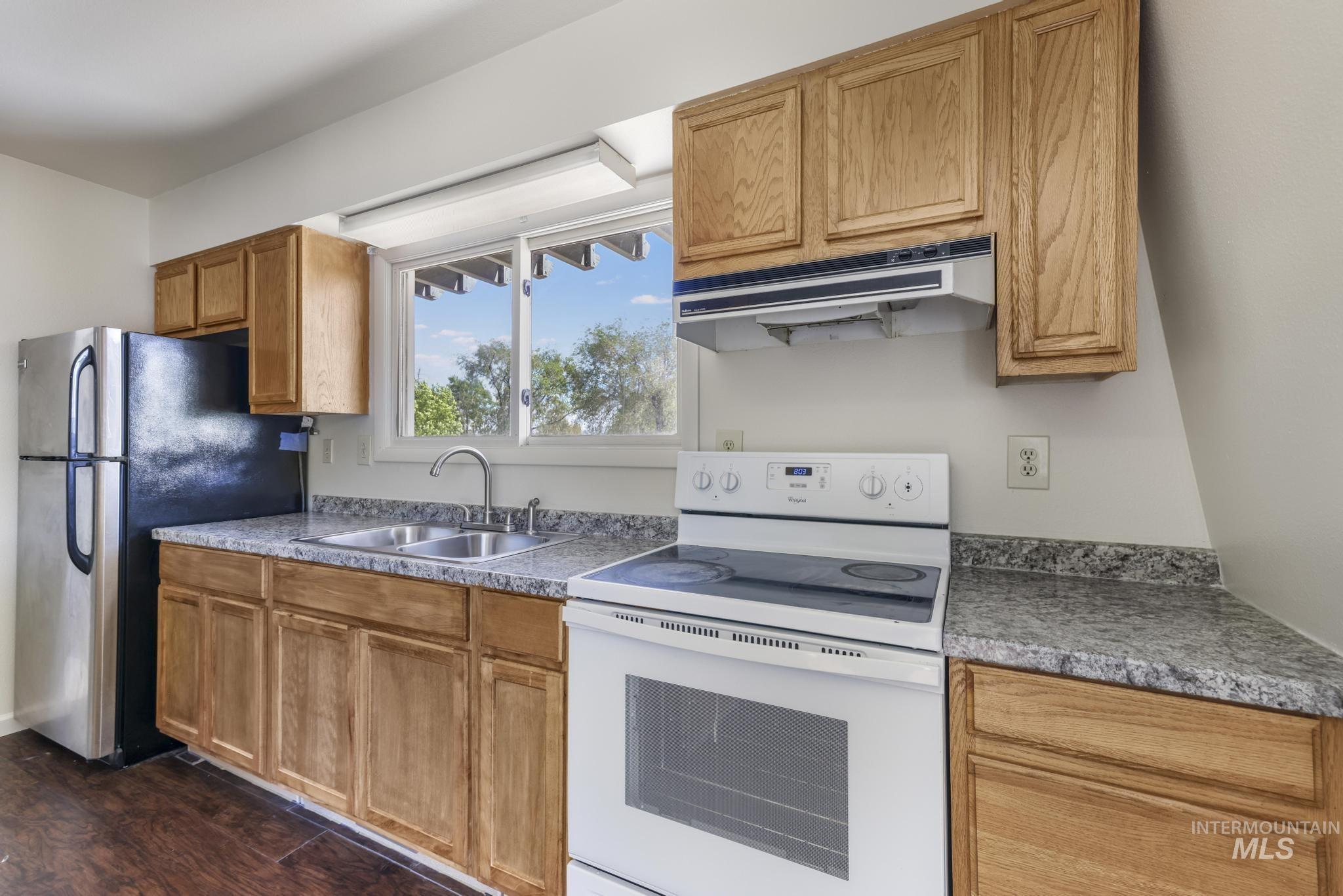 564 S Blue Lakes Blvd Property Photo 28