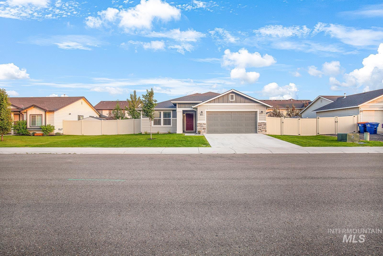 811 Pronghorn Dr Property Photo 2