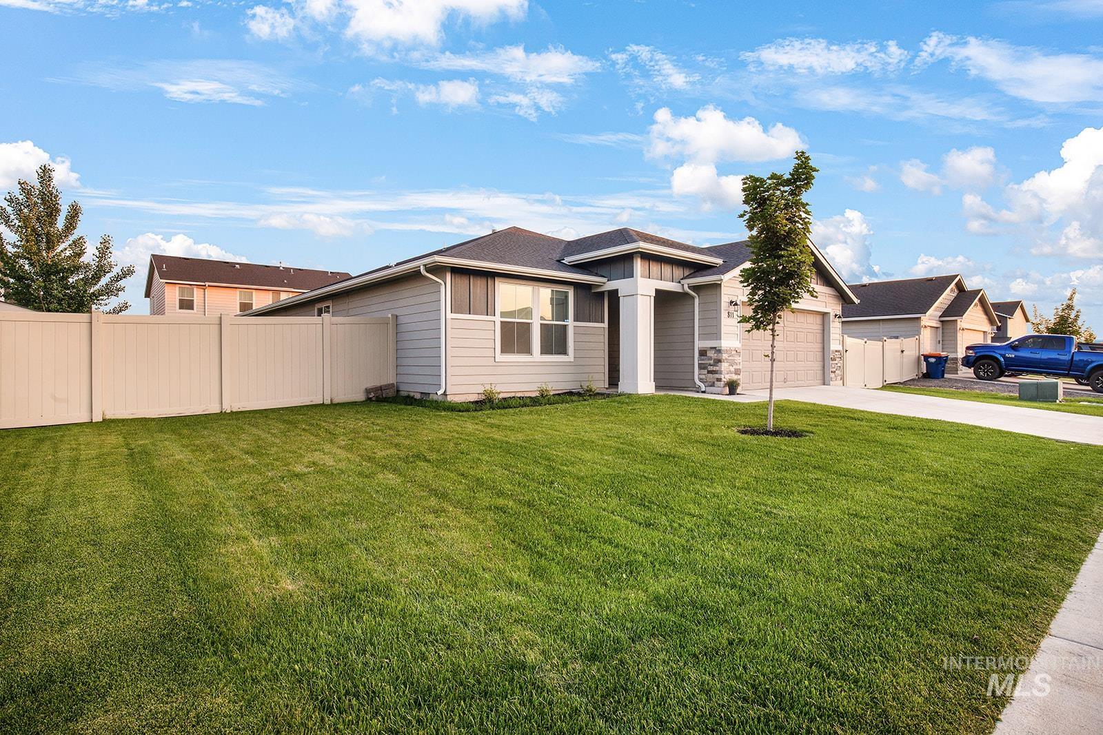 811 Pronghorn Dr Property Photo 4