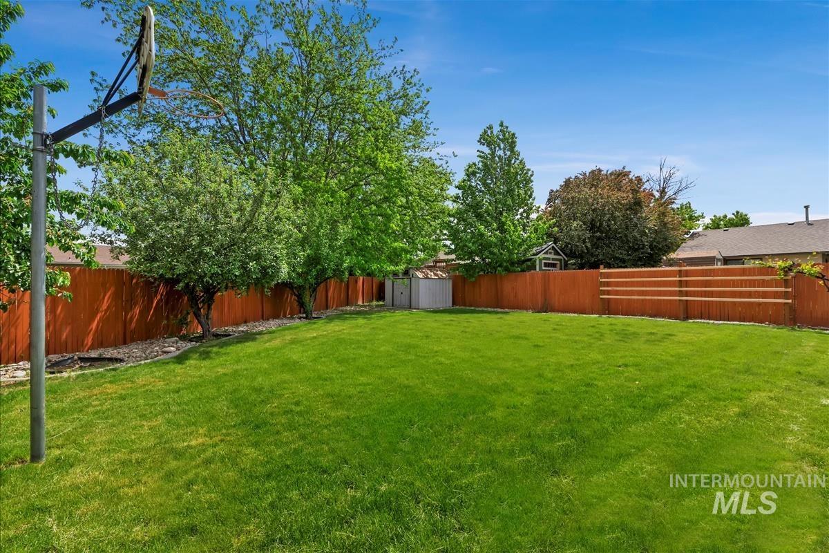 7913 W War Bonnet Dr Property Photo 29