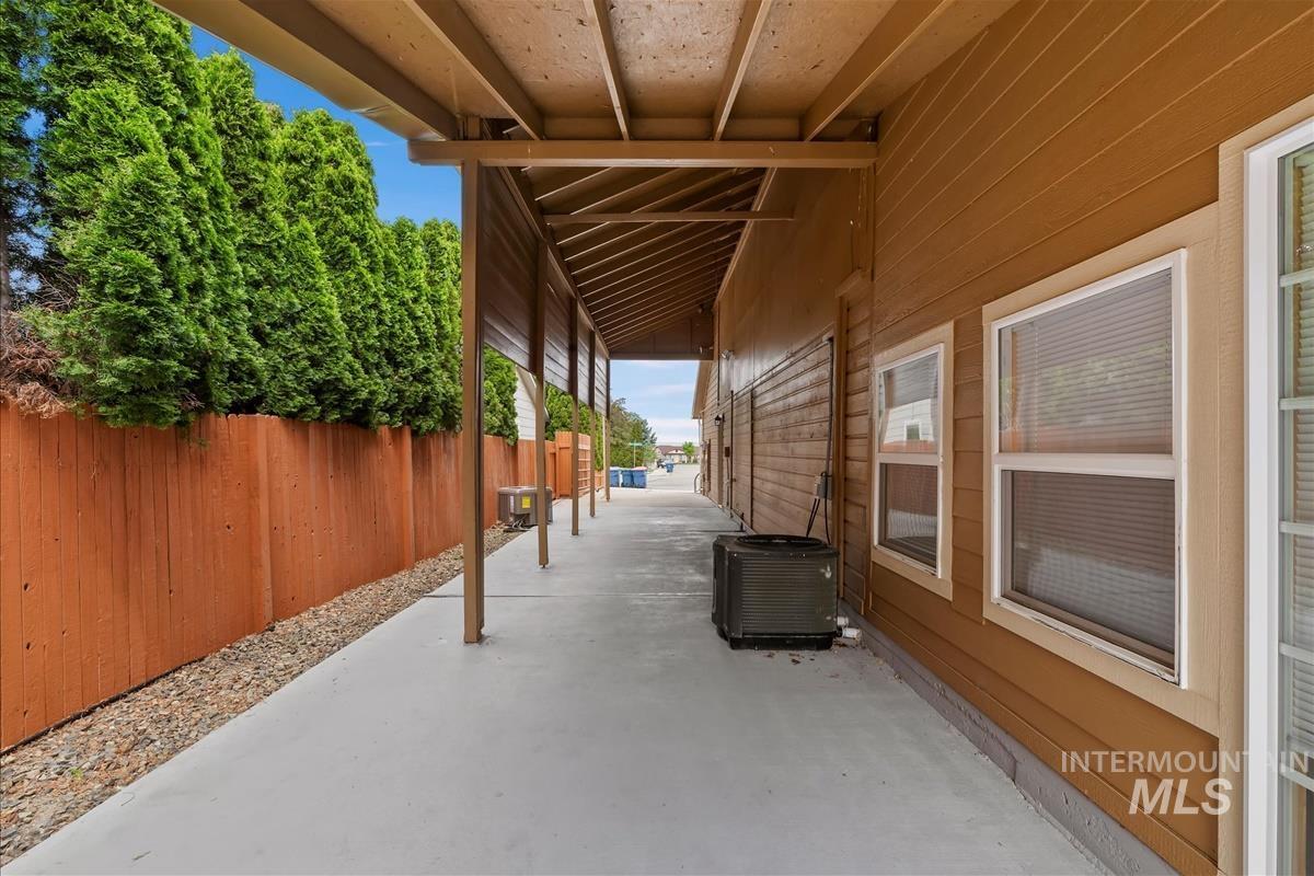7913 W War Bonnet Dr Property Photo 31