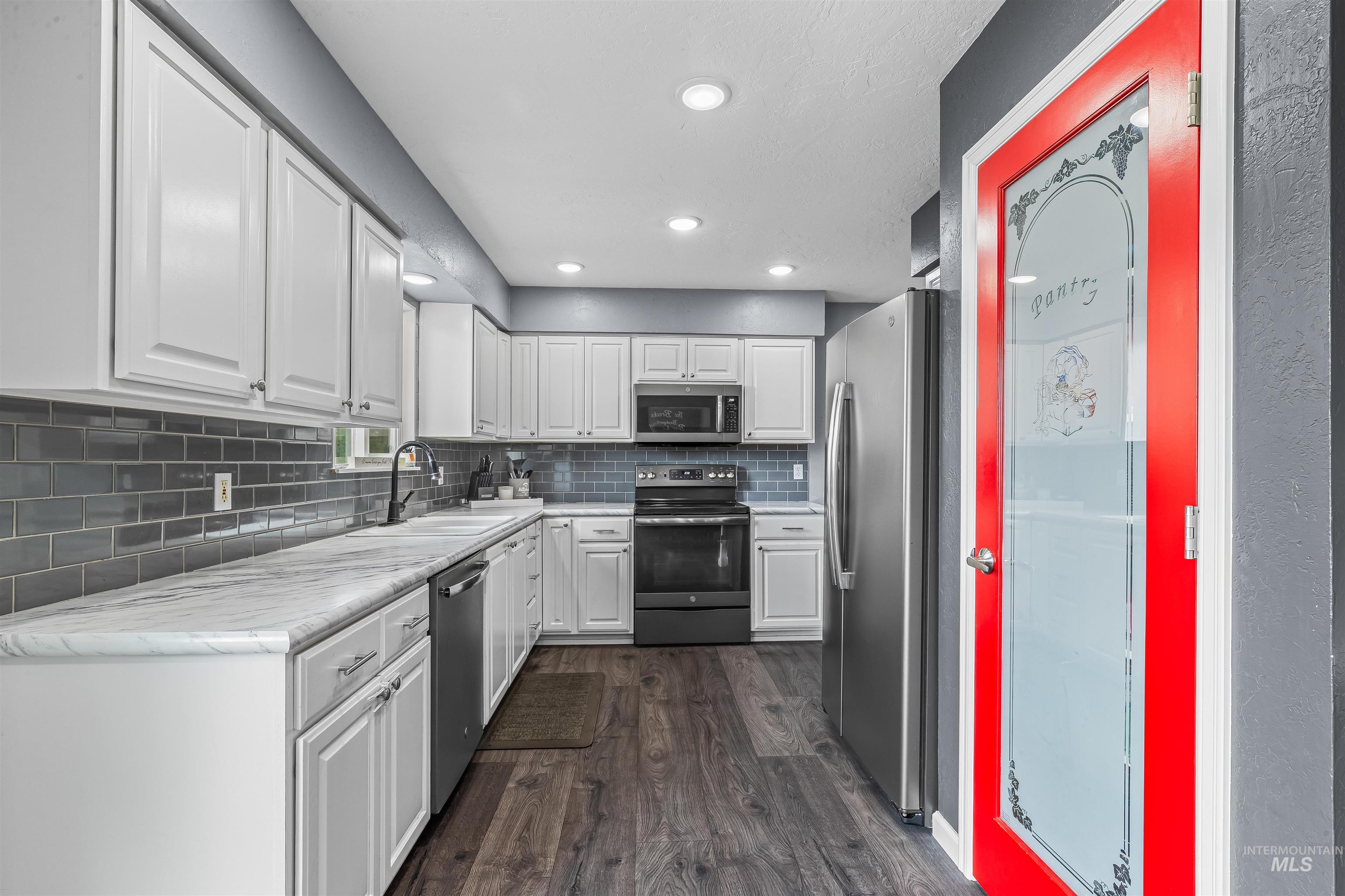 1705 Cedar Avenue Property Photo 3
