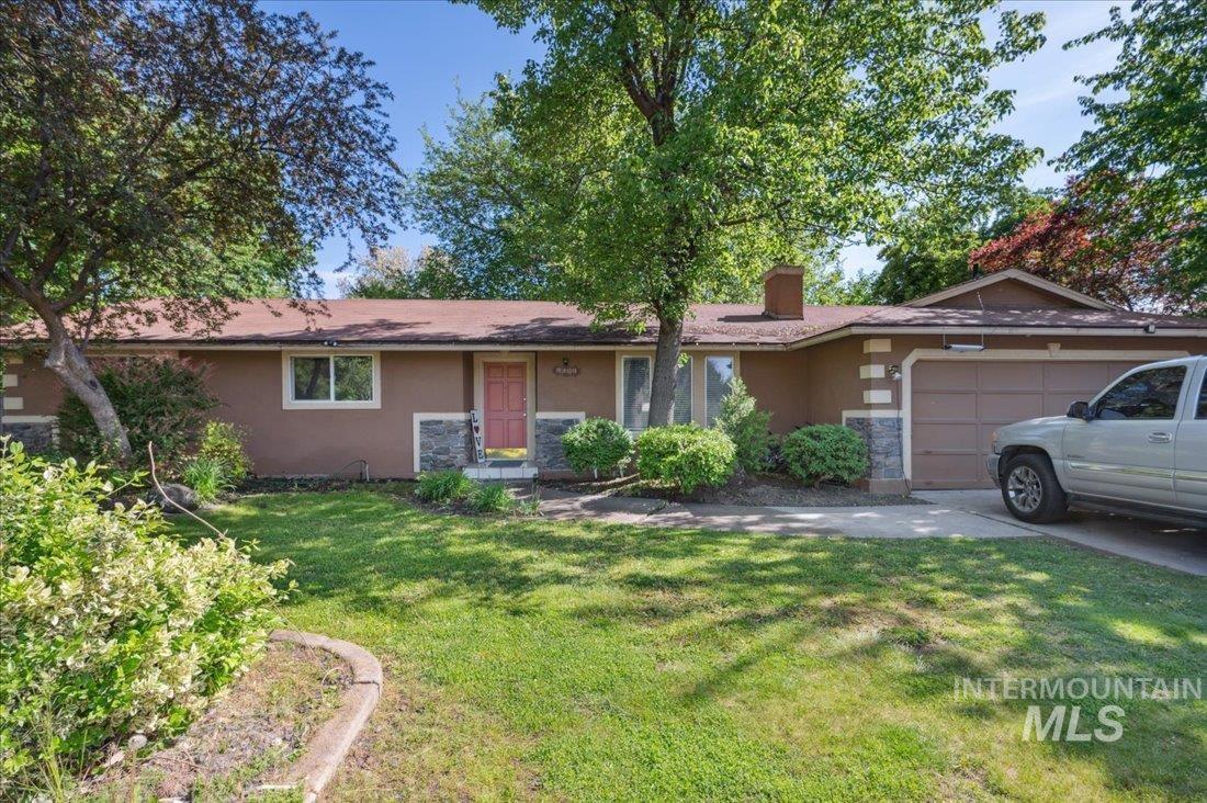 9709 W Mcmillan Road Property Photo 1