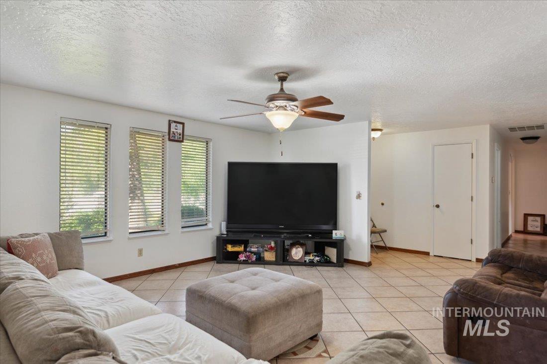 9709 W Mcmillan Road Property Photo 7