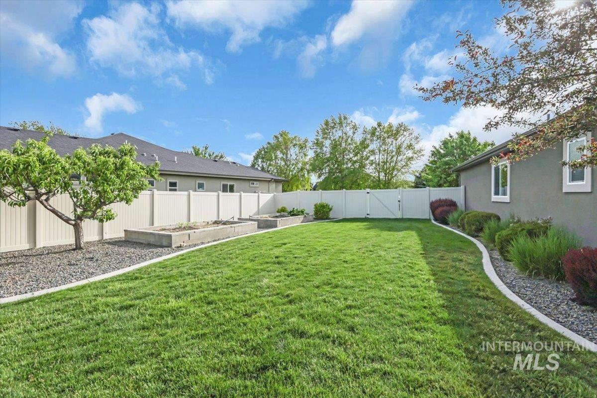1316 N Redspire Way Property Photo 35