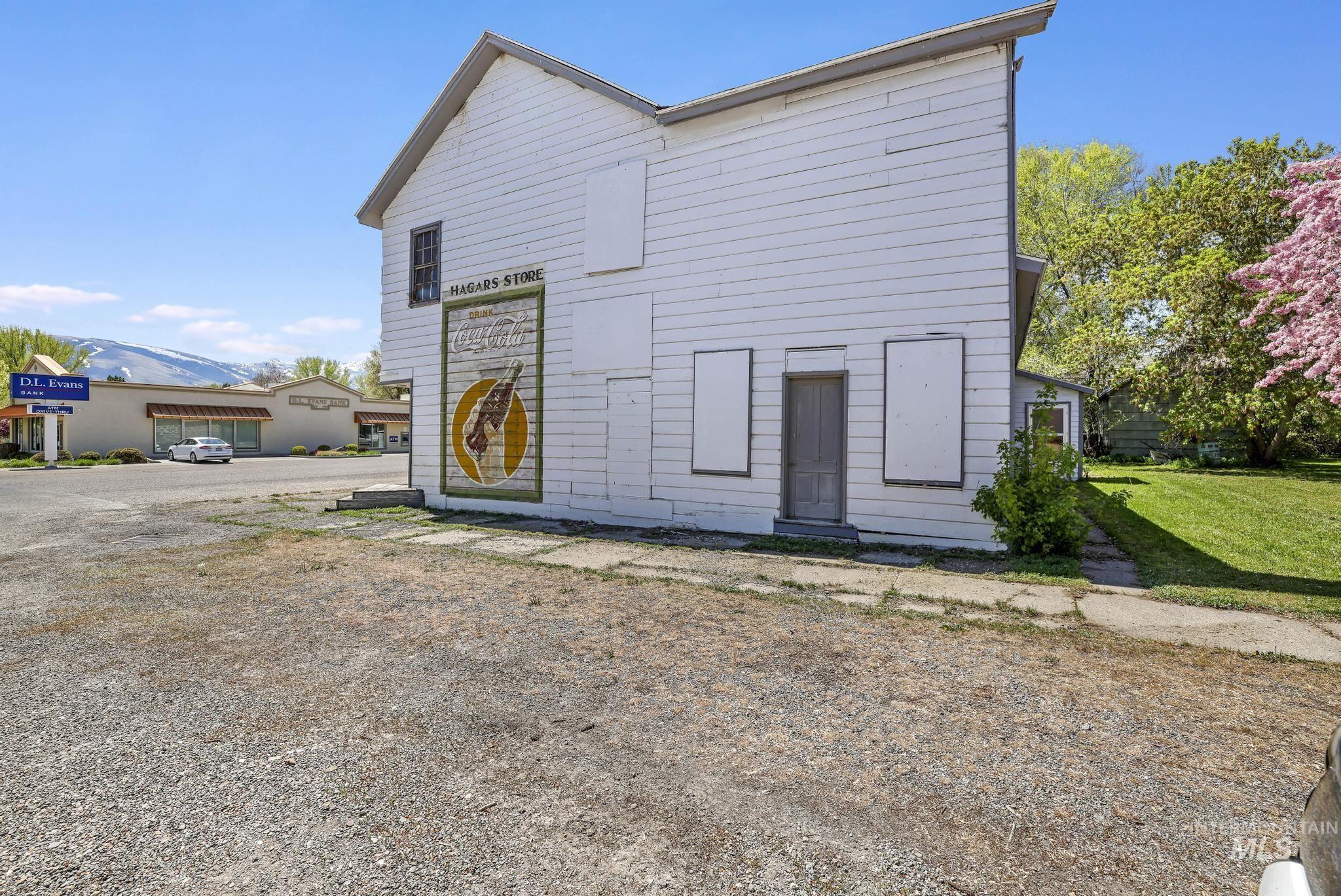 249 Main Street Property Photo 2
