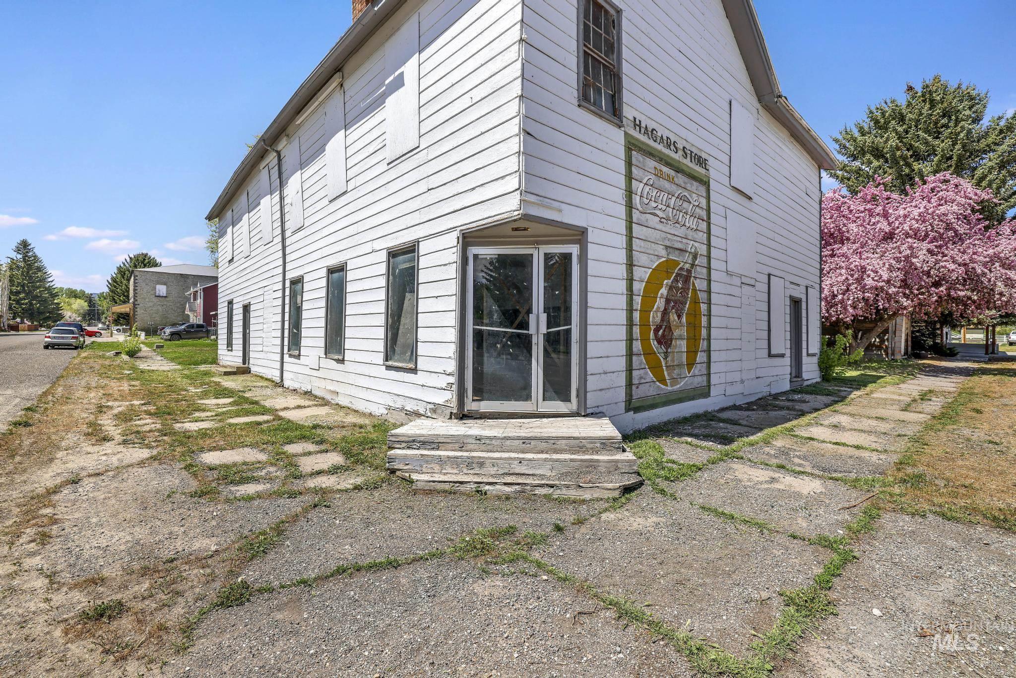249 Main Street Property Photo 4