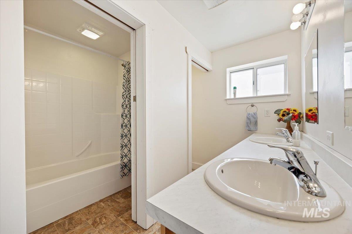 321 S 600 E Property Photo 42