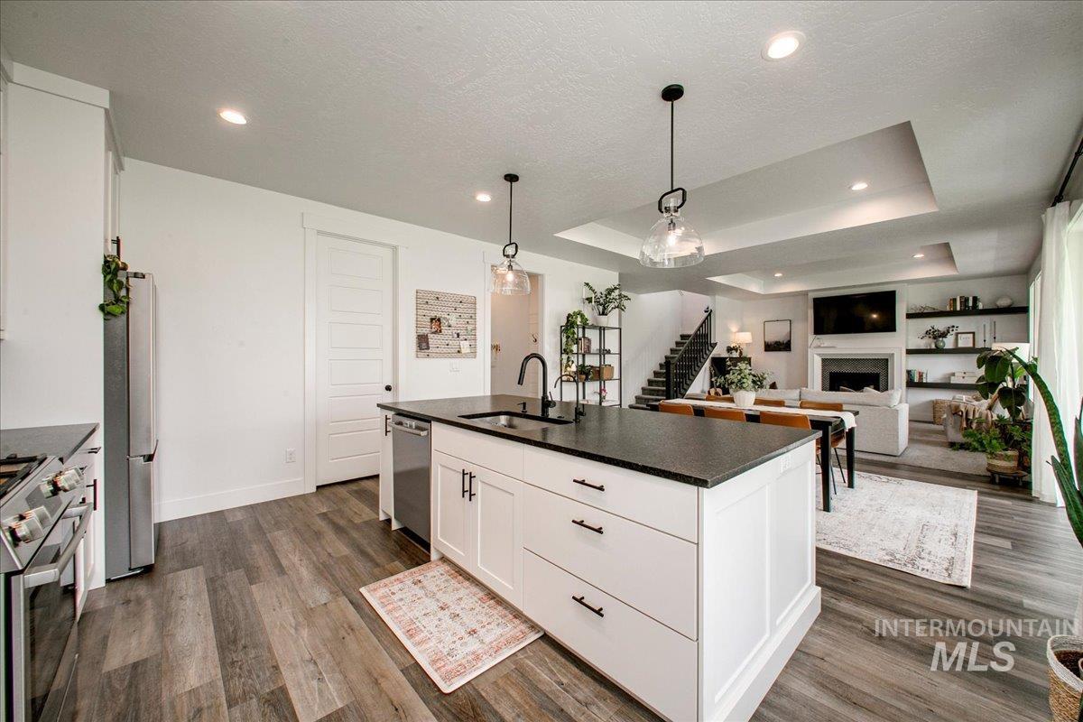 18366 Hush Creek Way Property Photo 6
