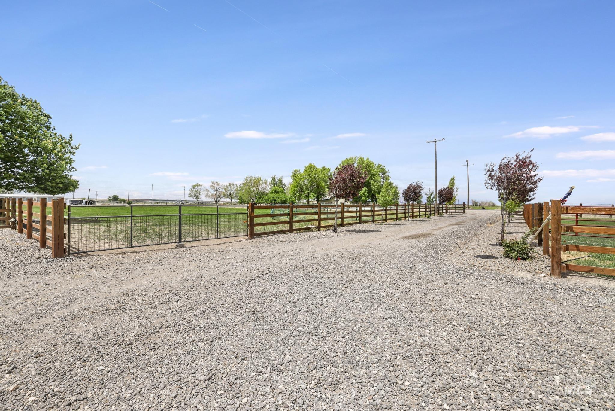 1143 E 4100 N Property Photo 3