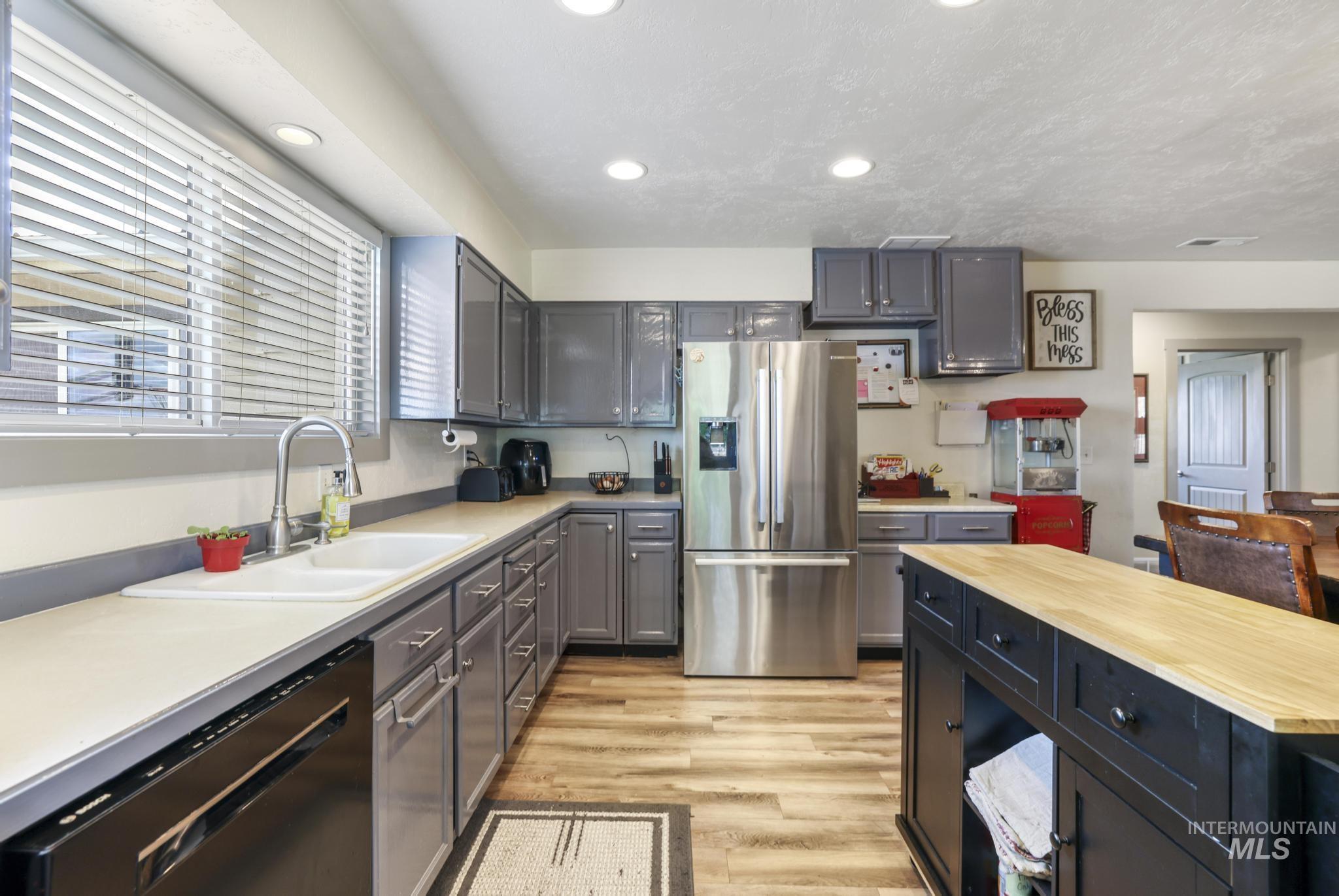 1143 E 4100 N Property Photo 11