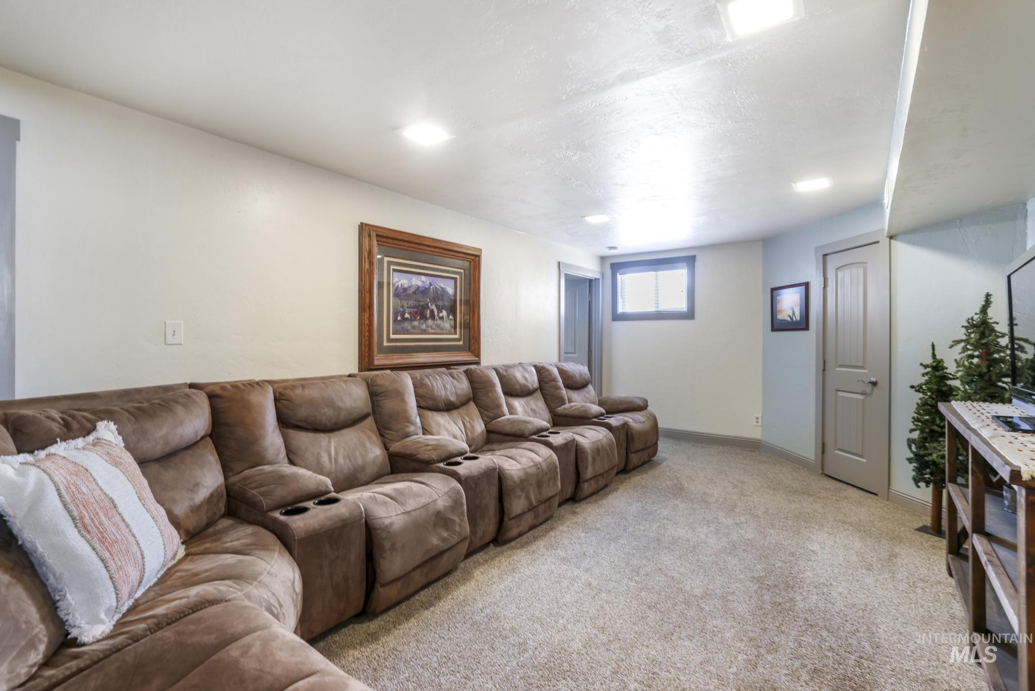 1143 E 4100 N Property Photo 17