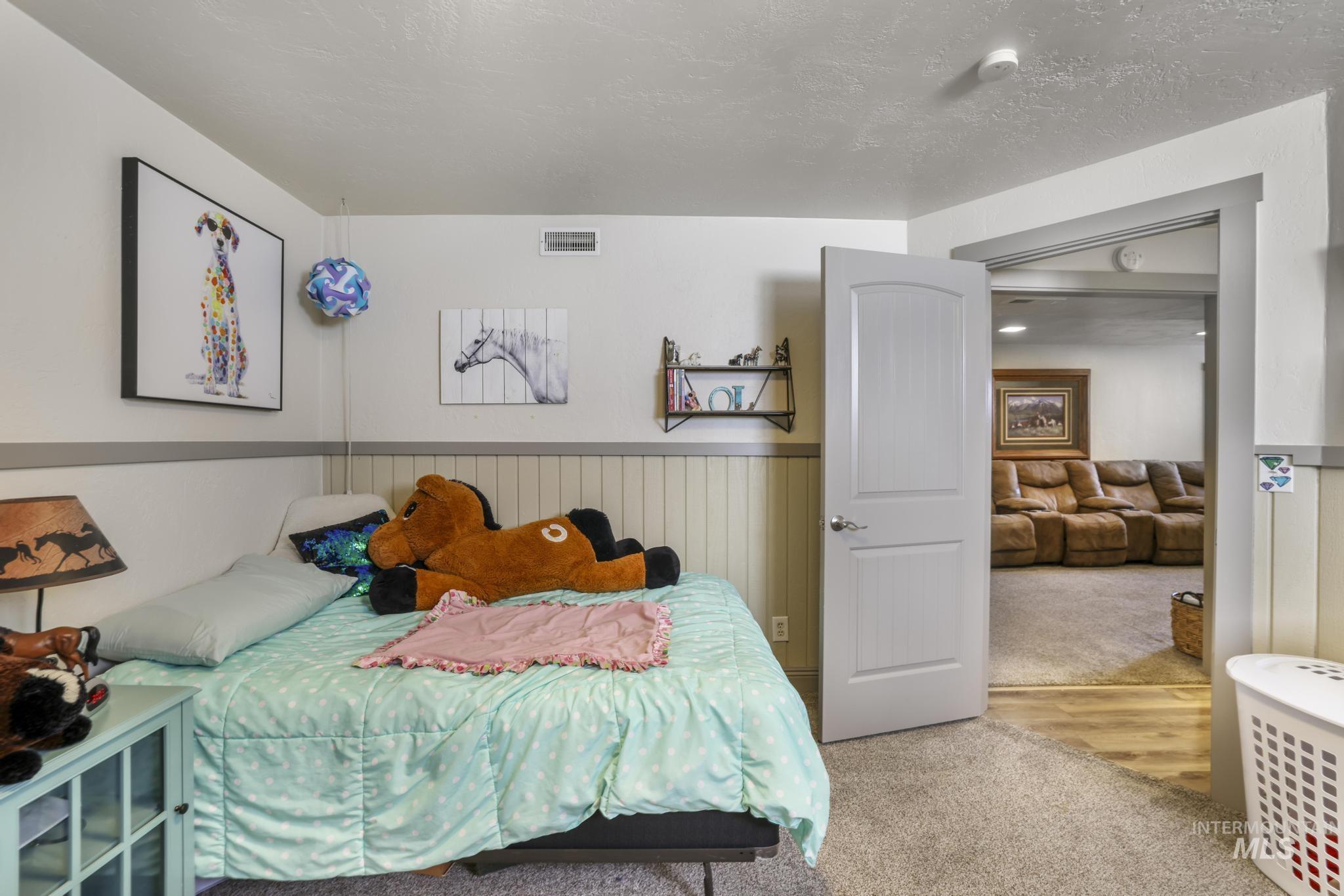 1143 E 4100 N Property Photo 25