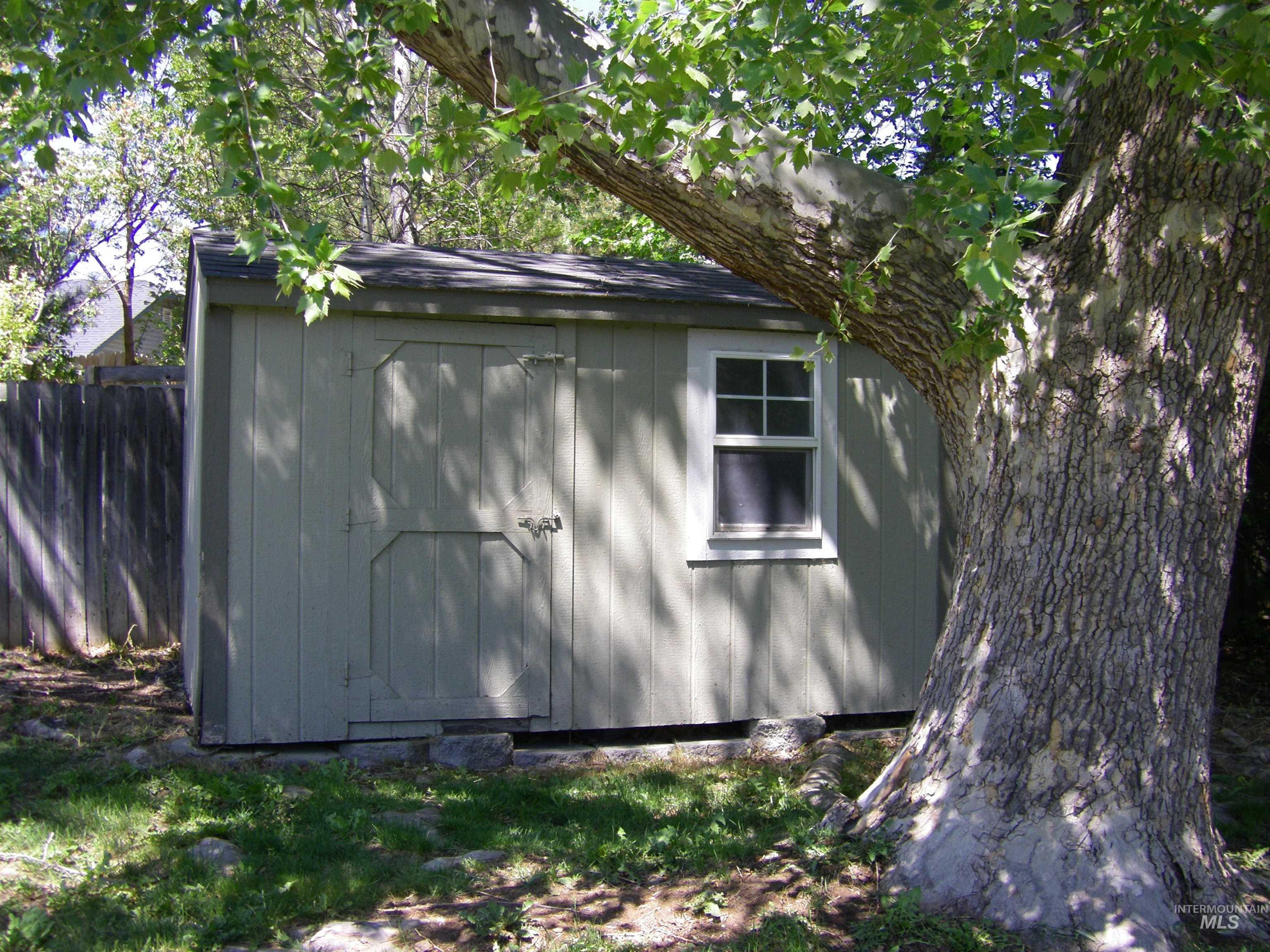 7678 Edgebrook Dr Property Photo 18