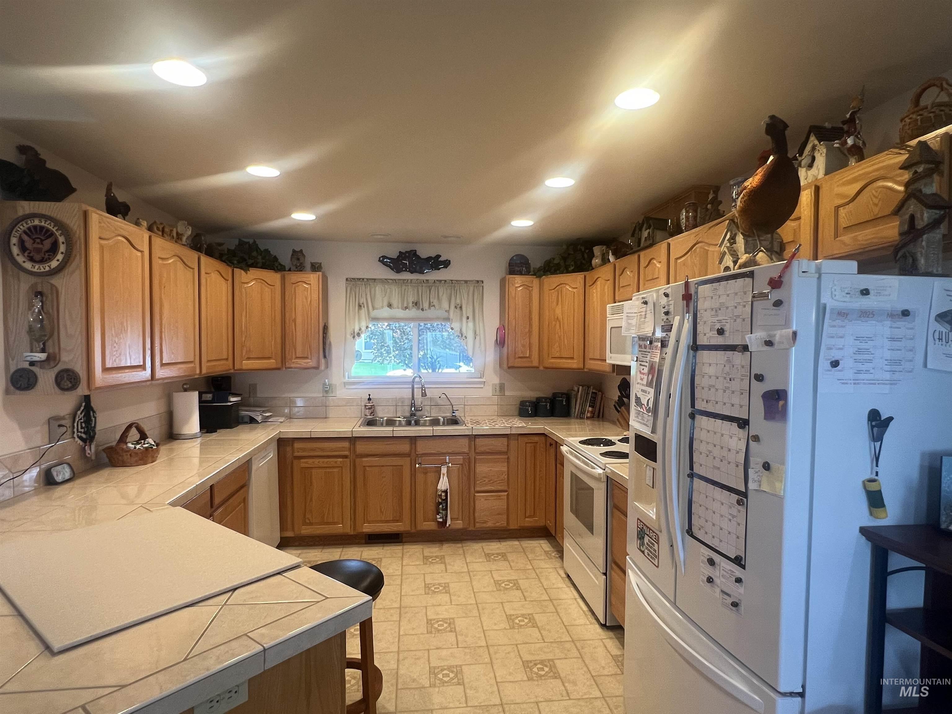 2121 Uehlin Drive Property Photo 7