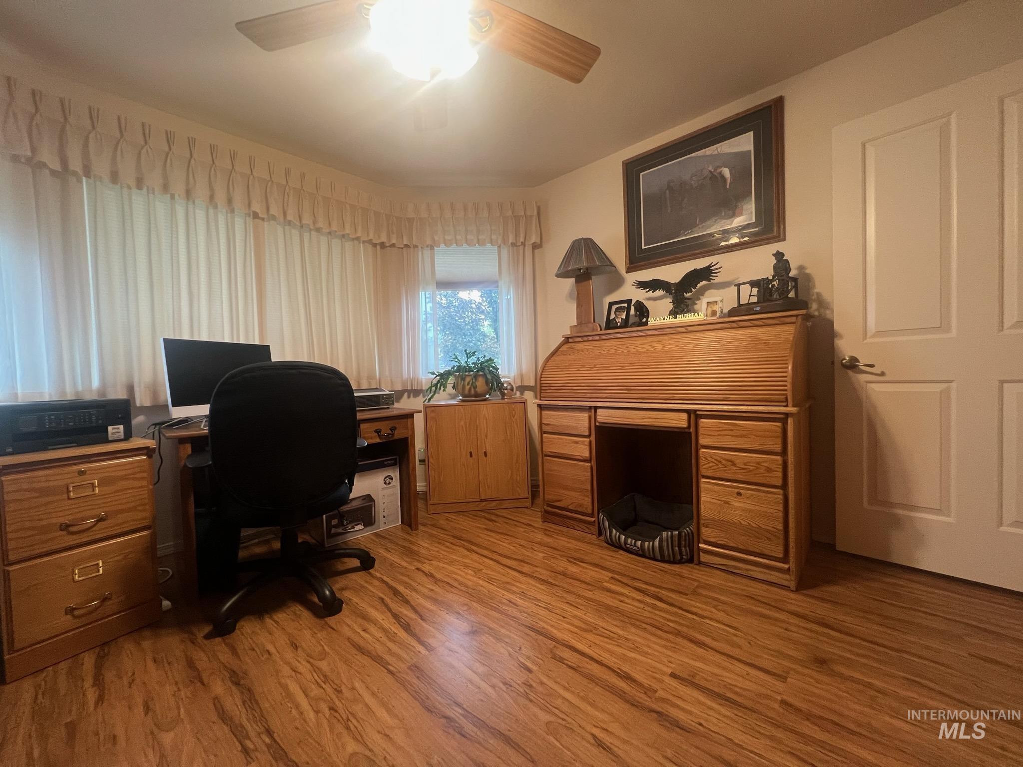 2121 Uehlin Drive Property Photo 10
