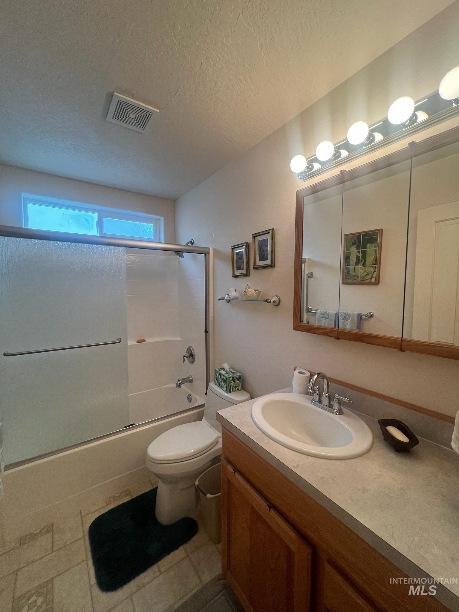 2121 Uehlin Drive Property Photo 12
