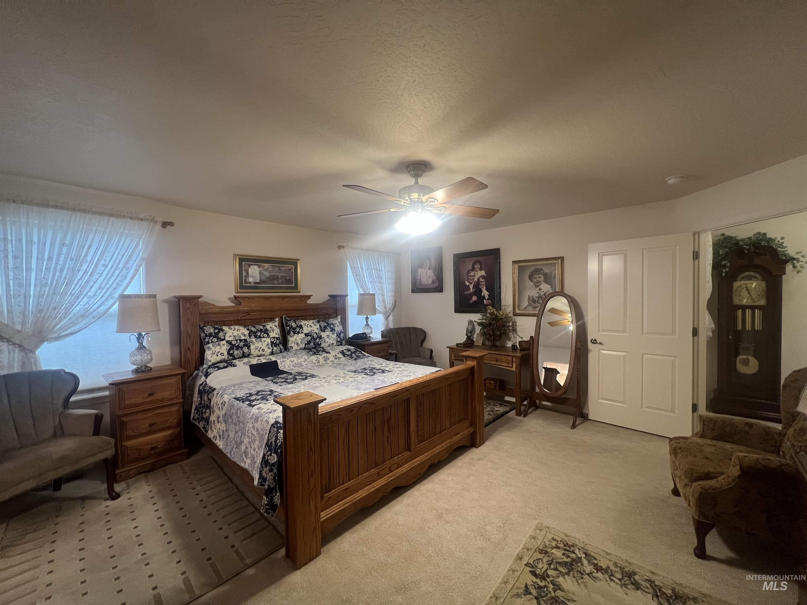 2121 Uehlin Drive Property Photo 14