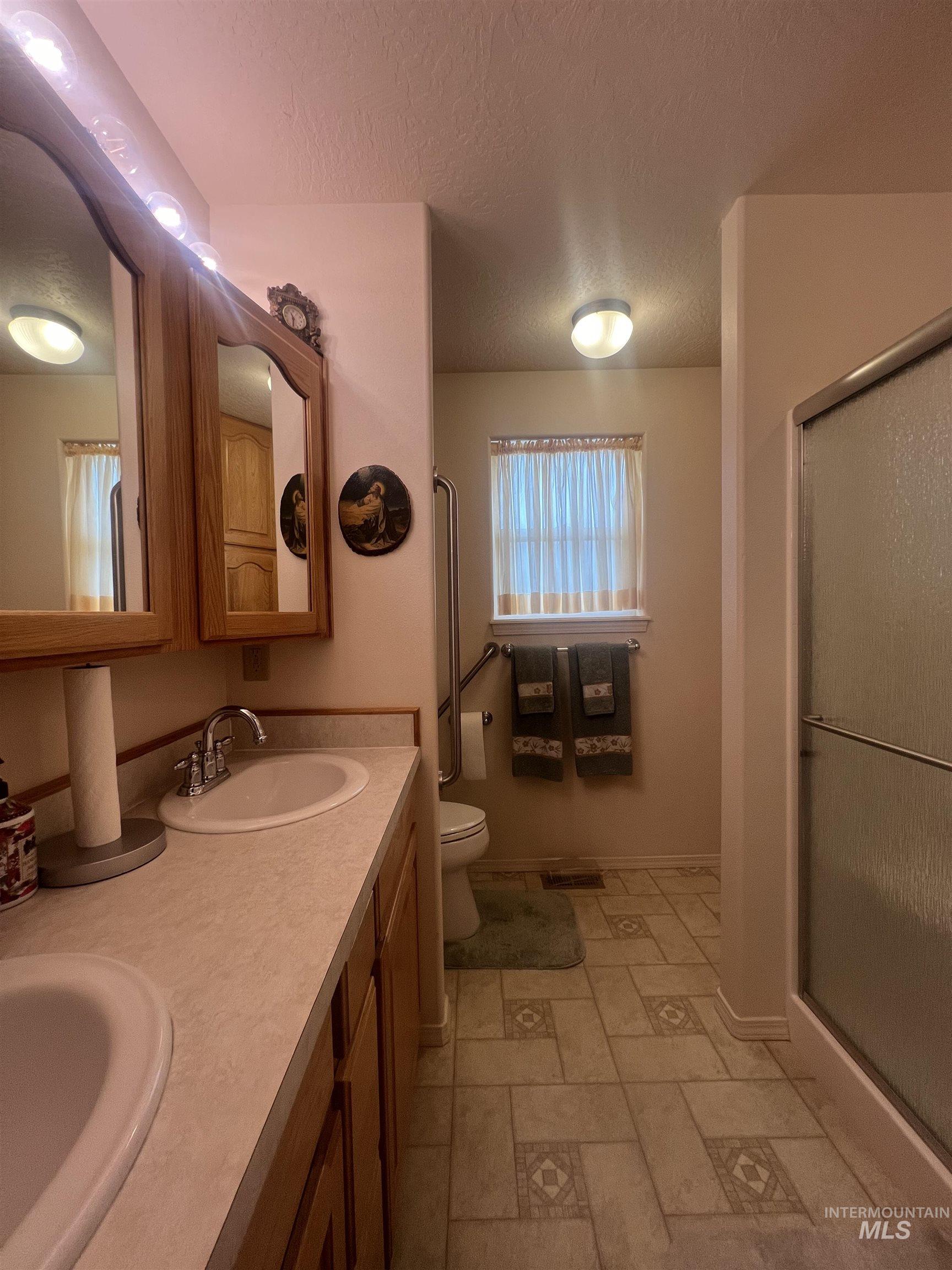 2121 Uehlin Drive Property Photo 17