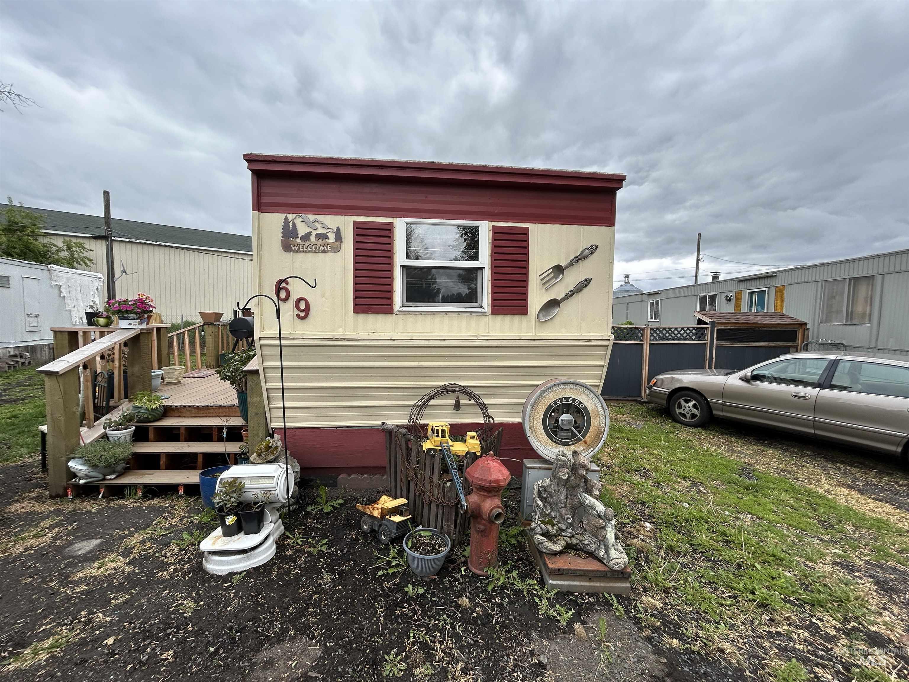 603 W Palouse River Dr. Property Photo 1