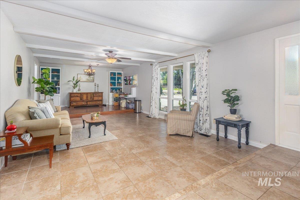 6520 Cherry Ln Property Photo 8