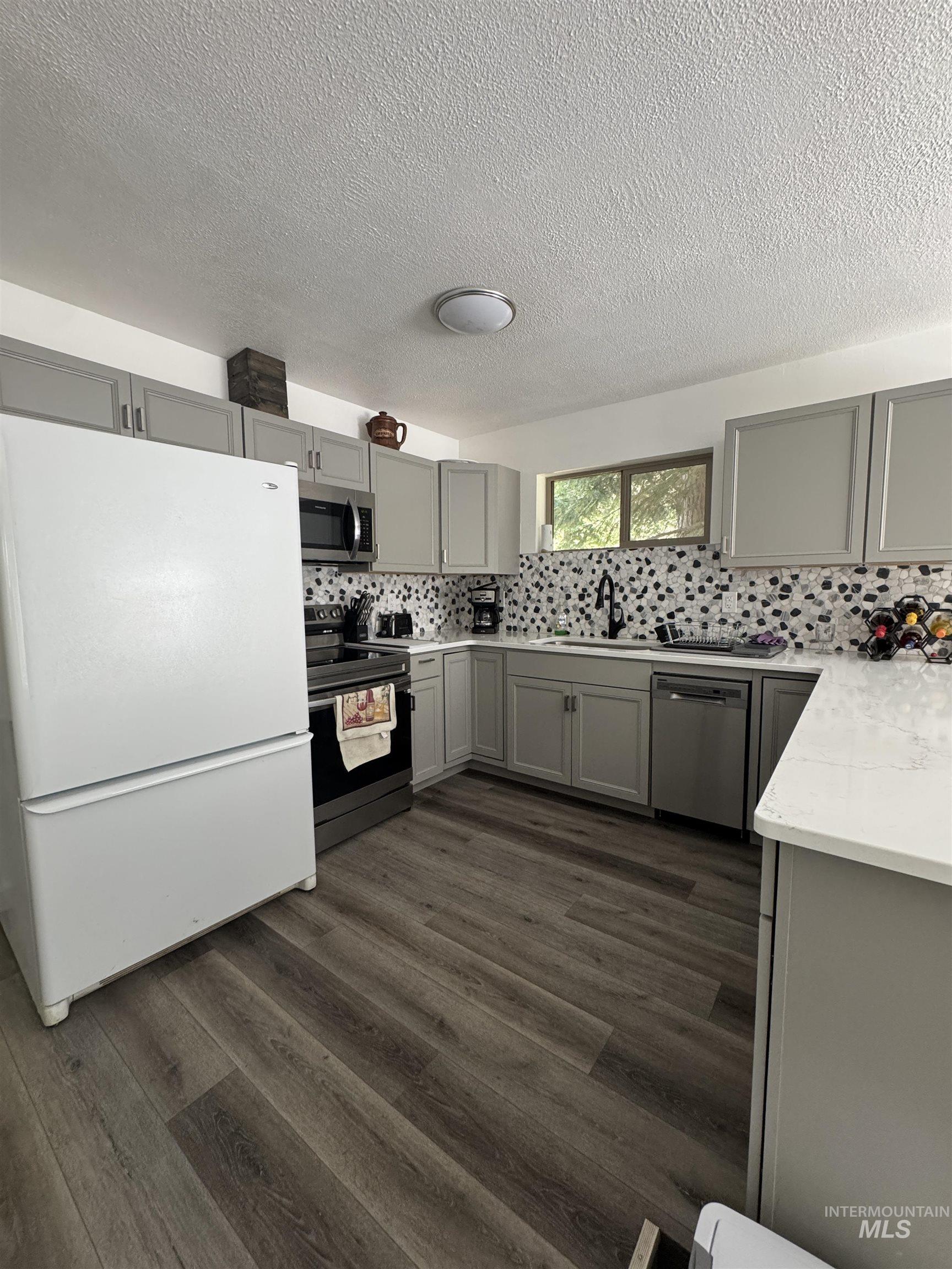 2857 Hillman Basin Rd Property Photo 6