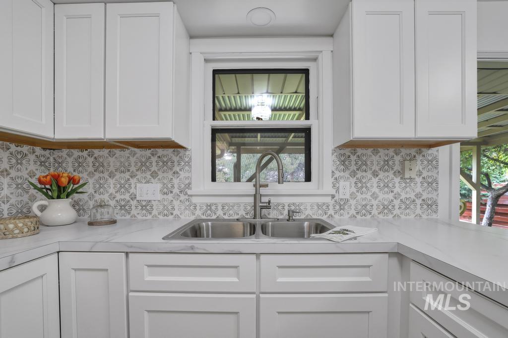 357 Pierce St Property Photo 8