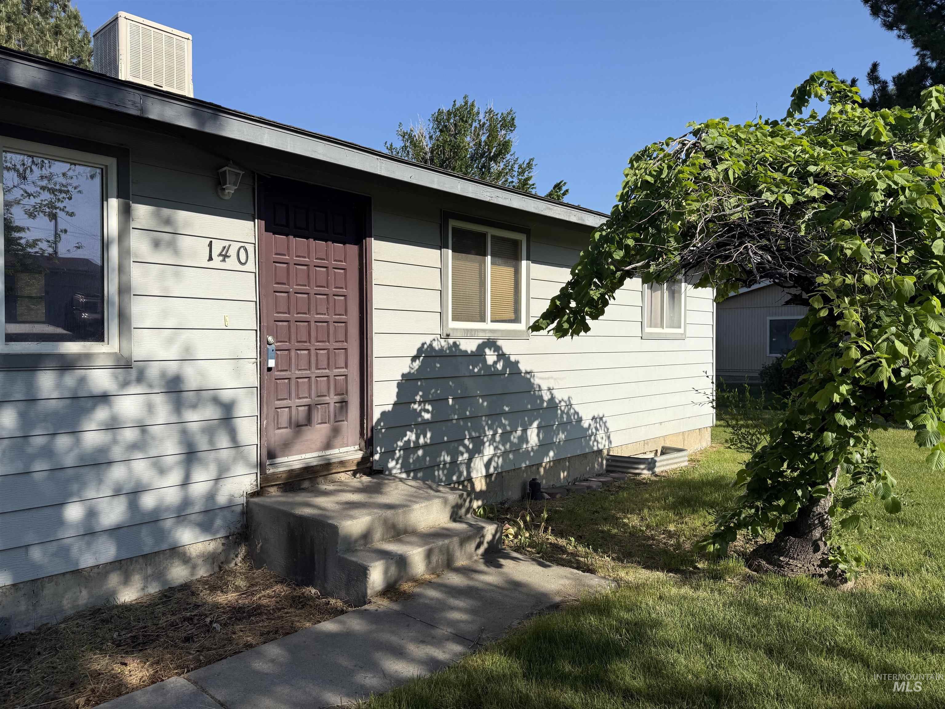 140 Quick Silver Ave Property Photo 1
