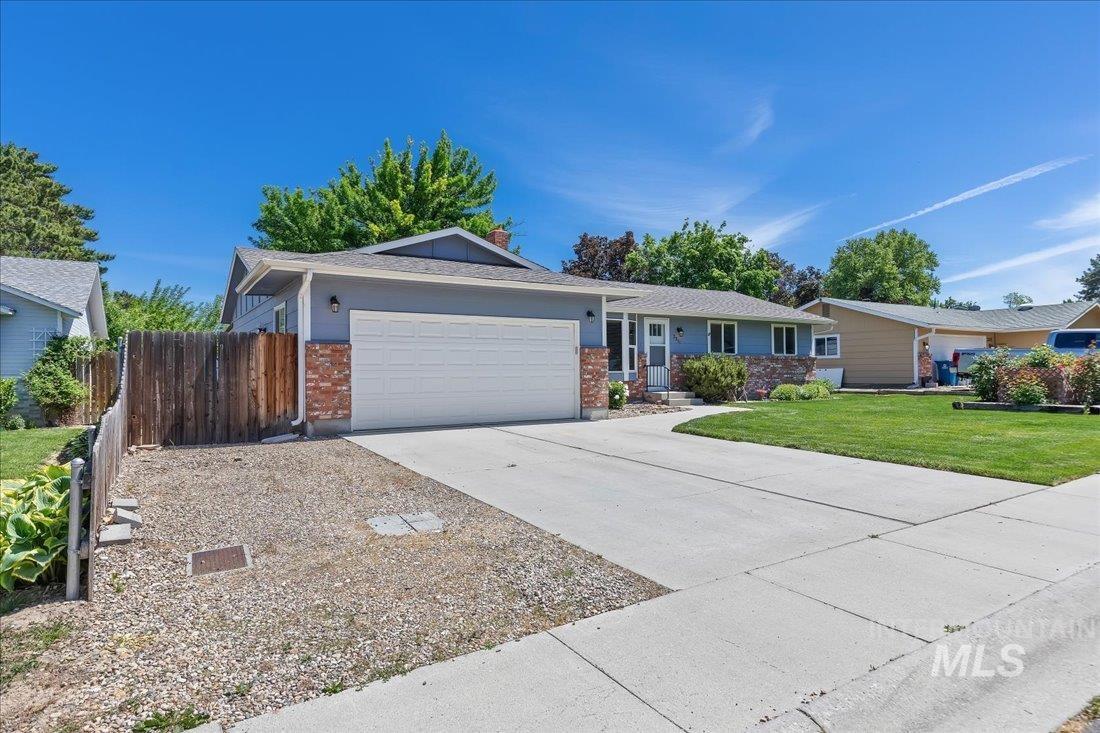 2311 Sylvan Dr Property Photo 2