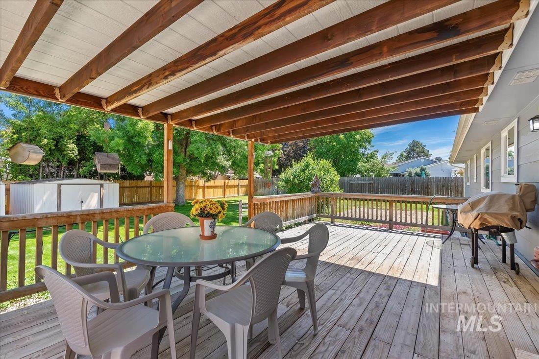 2311 Sylvan Dr Property Photo 4