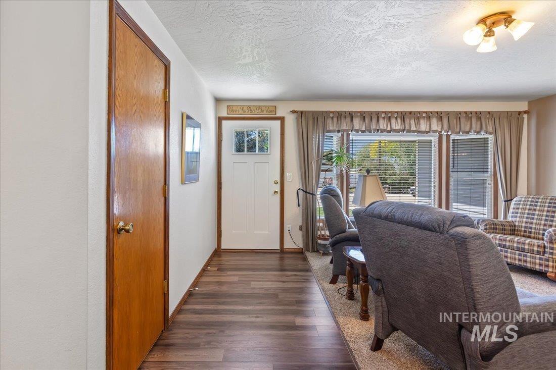 2311 Sylvan Dr Property Photo 10