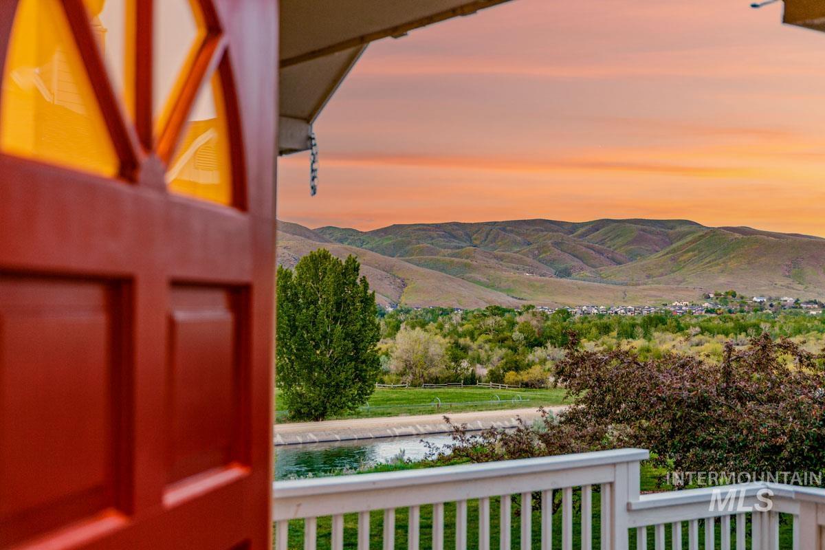 5158 S Surprise Way Property Photo 1