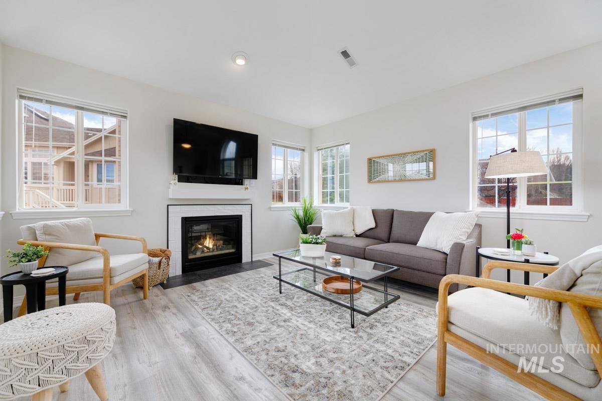 5158 S Surprise Way Property Photo 7